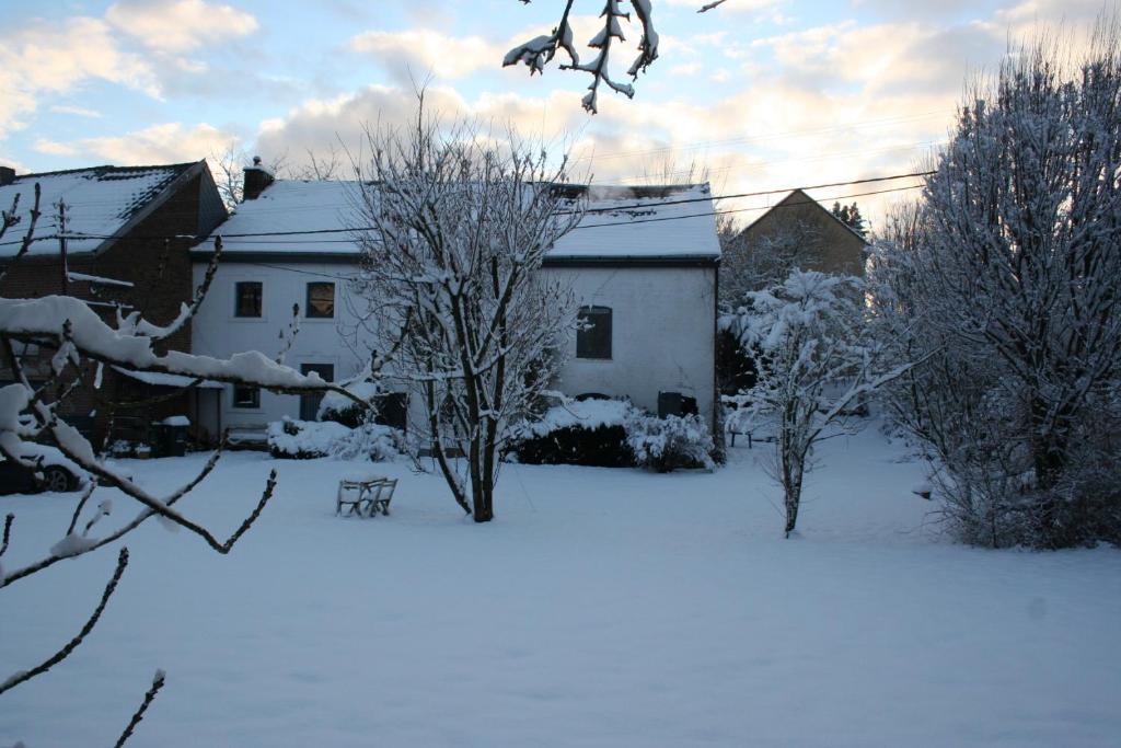 Gite La Maison Du Vieux Pommier Spa Exterior photo